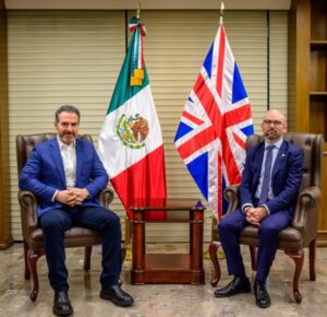 Recibe Adrián de la Garza visita del cónsul de Gran Bretaña•	Buscan impulsar la colaboración educativa, económica y comercial entre esta capital y el país europeo.
